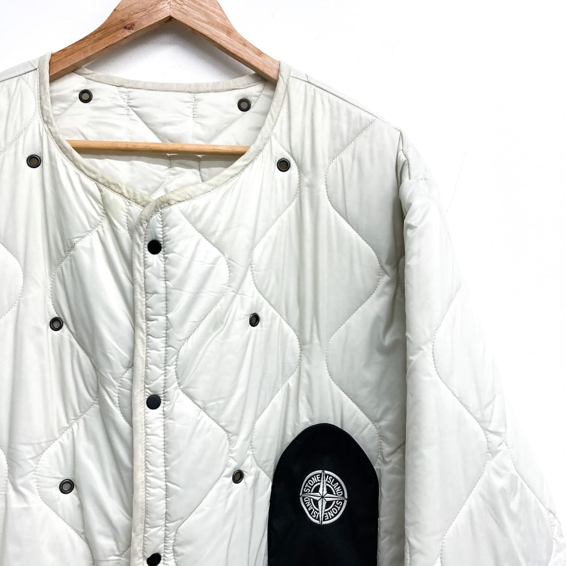 스톤 아일랜드 컴파스 로고 화이트 실버 라이너 자켓 상품이미지5