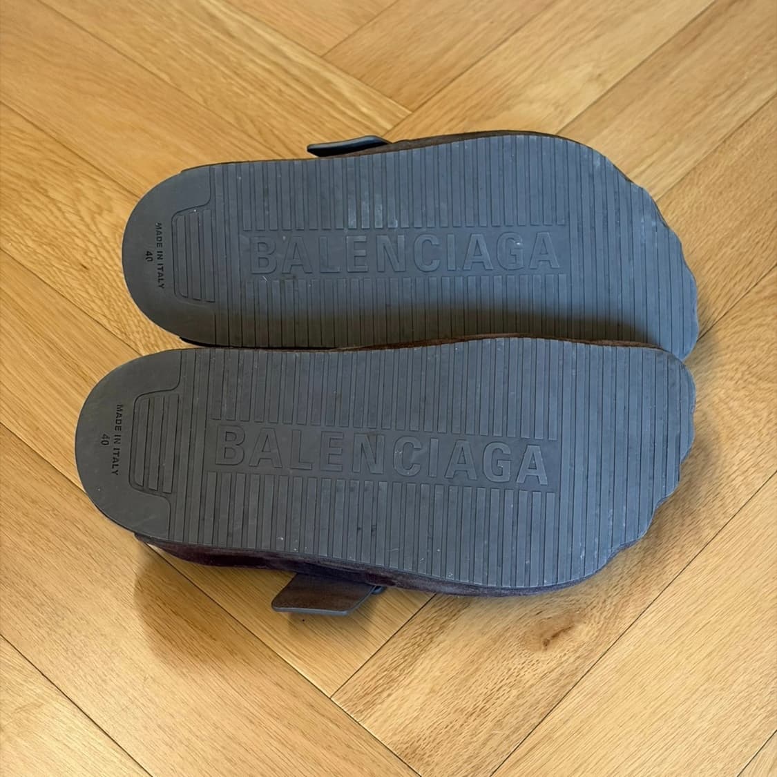 Balenciaga Suede Boken 상품이미지4