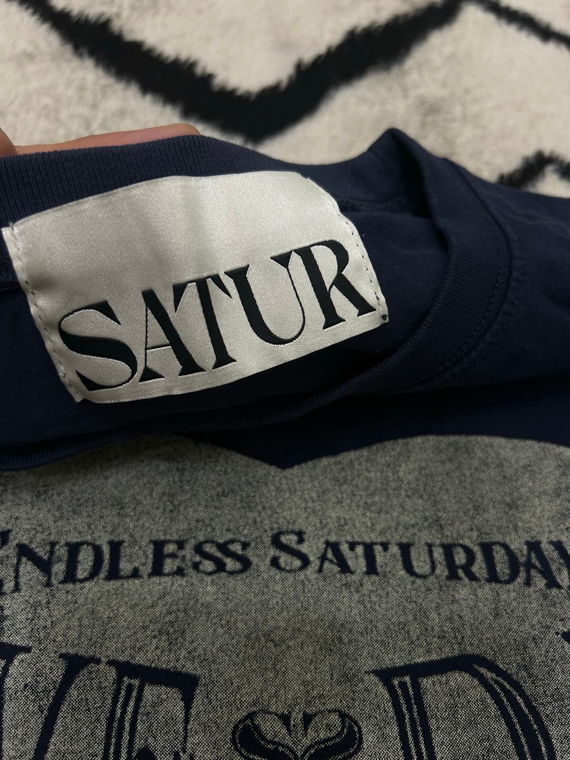 [XL]세터 레트로 그래픽 반팔/네이비 상품이미지4