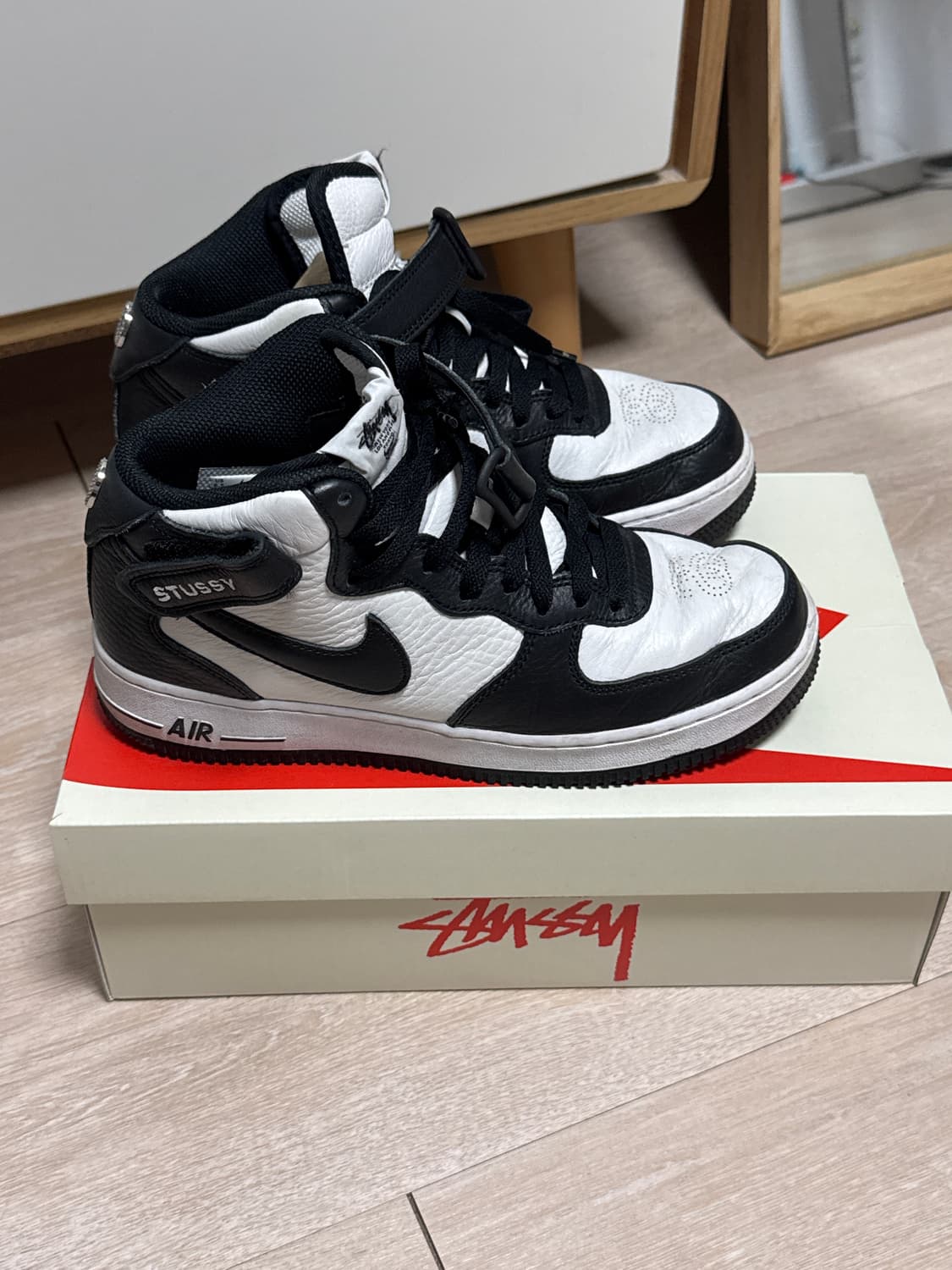 나이키 스투시 에어포스1 245 사이즈 상품이미지1