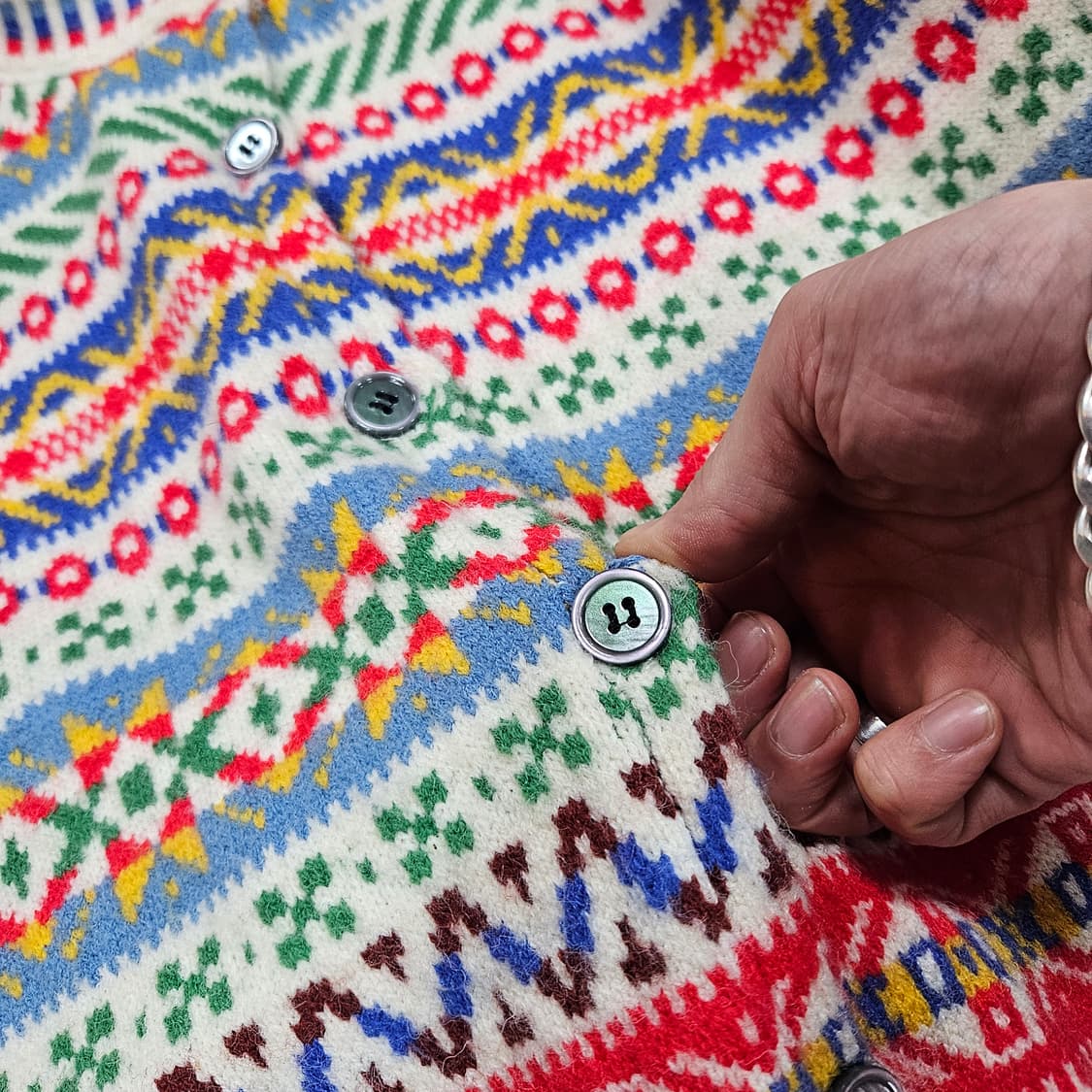 LTMS 레인보우 에스닉 라운드넥 버튼 가디건 Free 상품이미지4