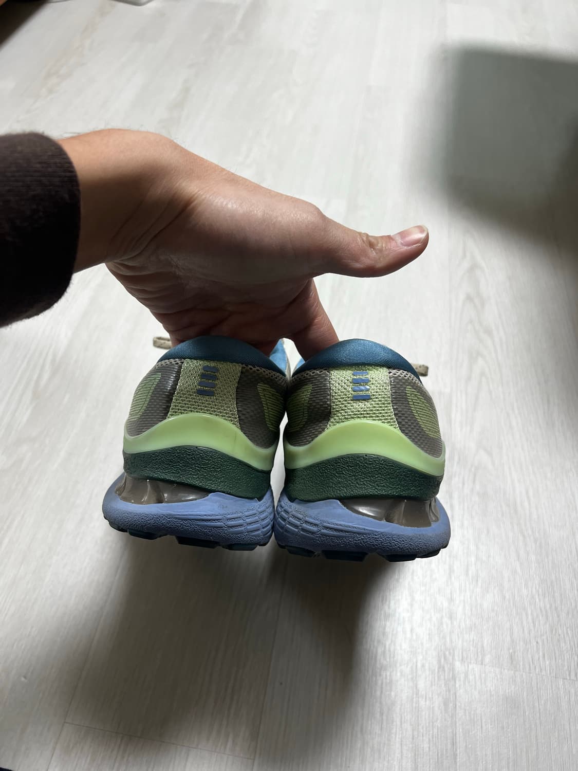 아식스 젤카야노 28 가고일포그 280 상품이미지3