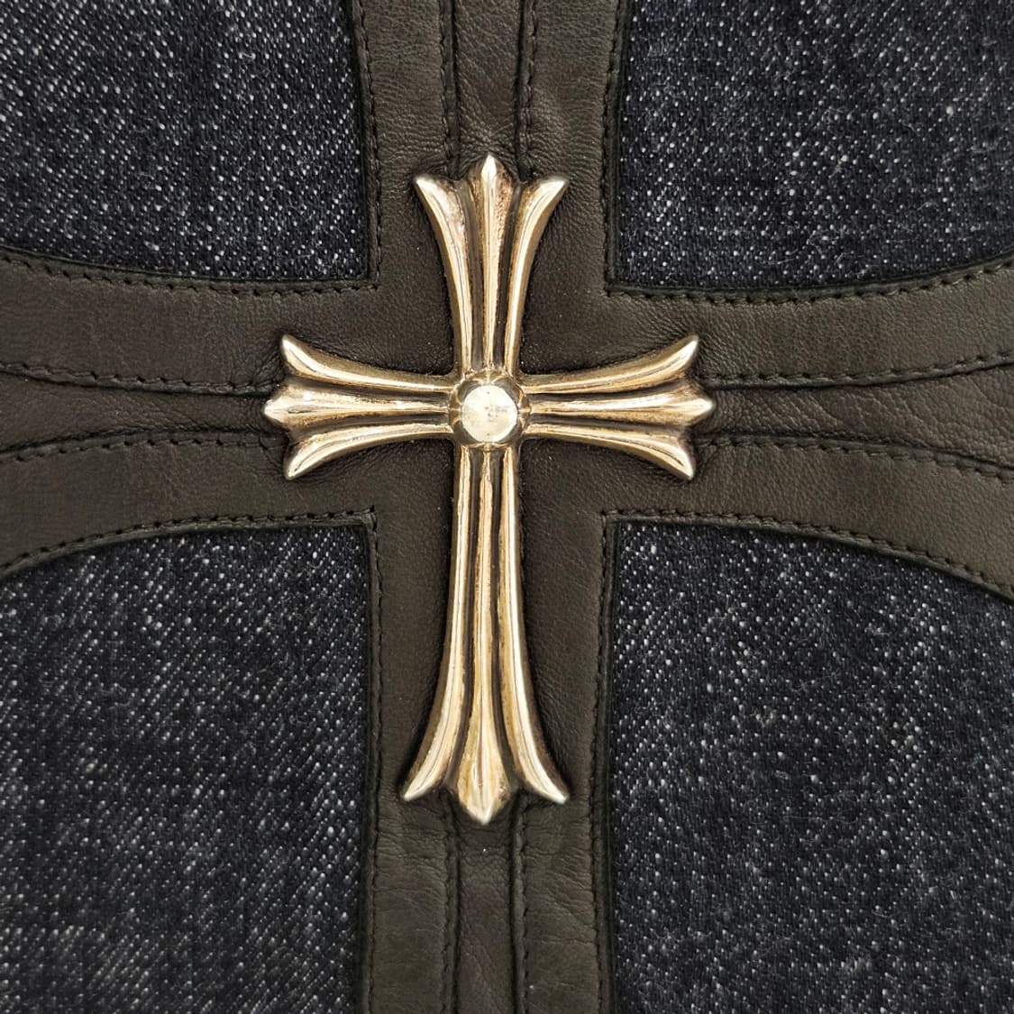 [31] 크롬하츠 크로스 레더 실버 패치 B1103C018 /1600만원 상품이미지3