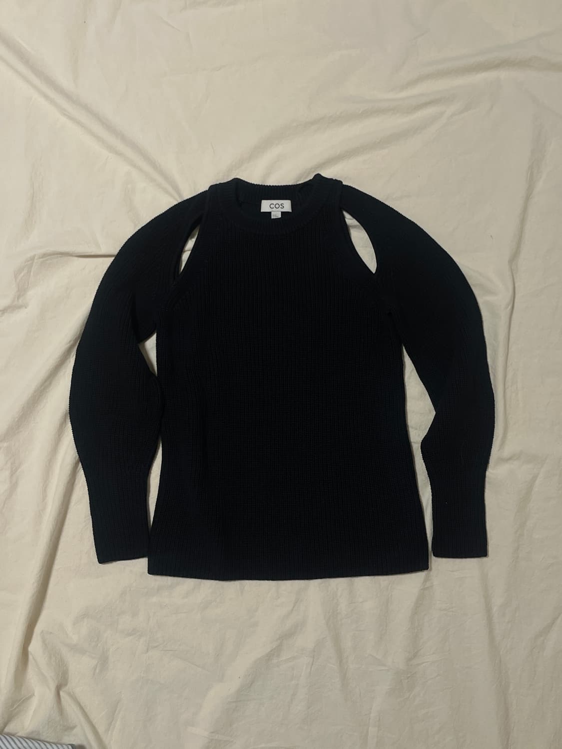 Cos 코스 컷아웃 니트 탑 상품이미지2