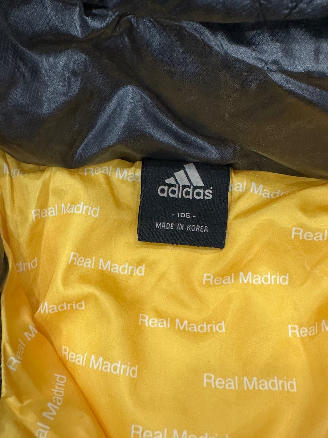 레알마드리드 패딩 블랙 상품이미지3