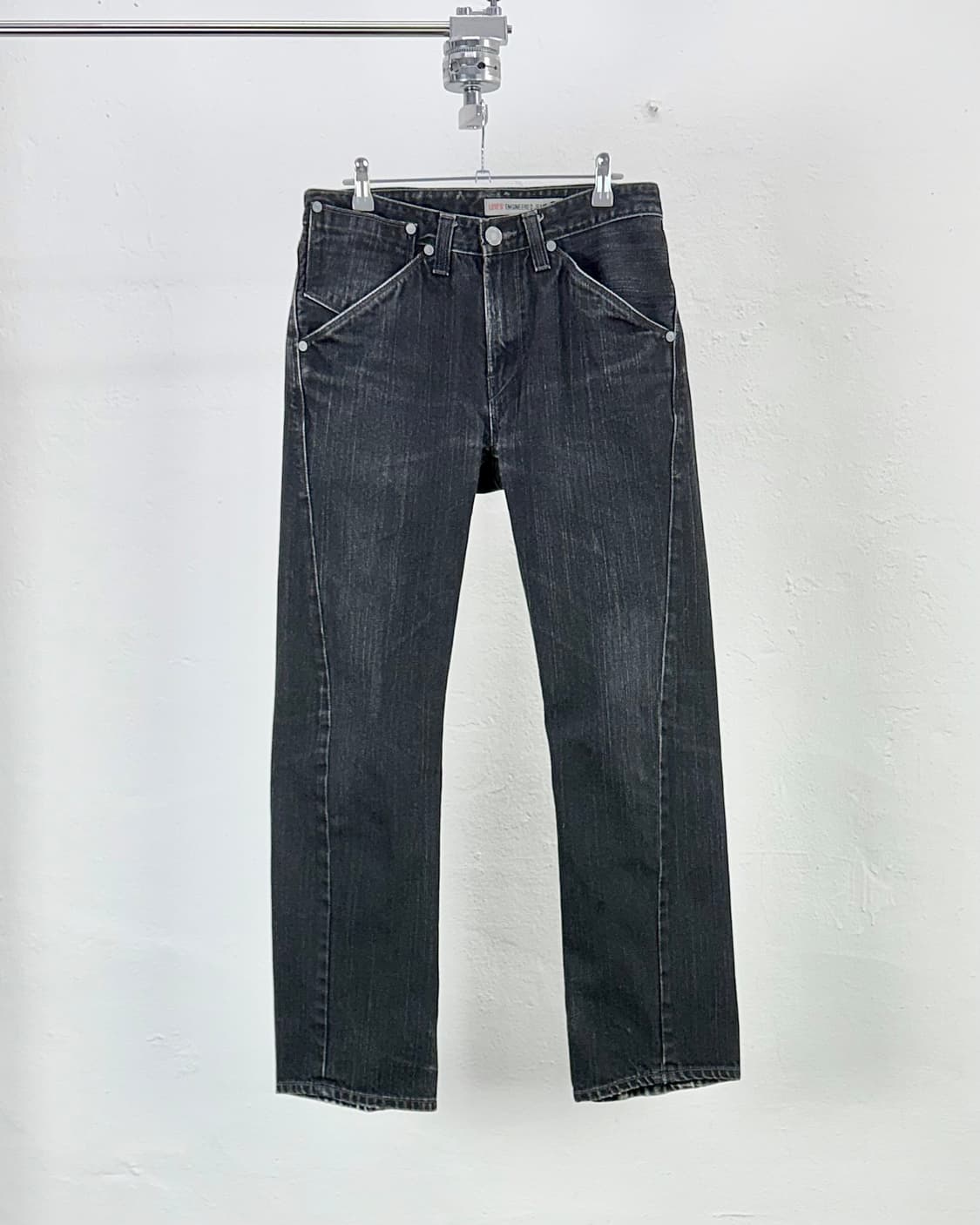 리바이스 엔지니어드 레그 트위스트 블랙 데님 팬츠 상품이미지1