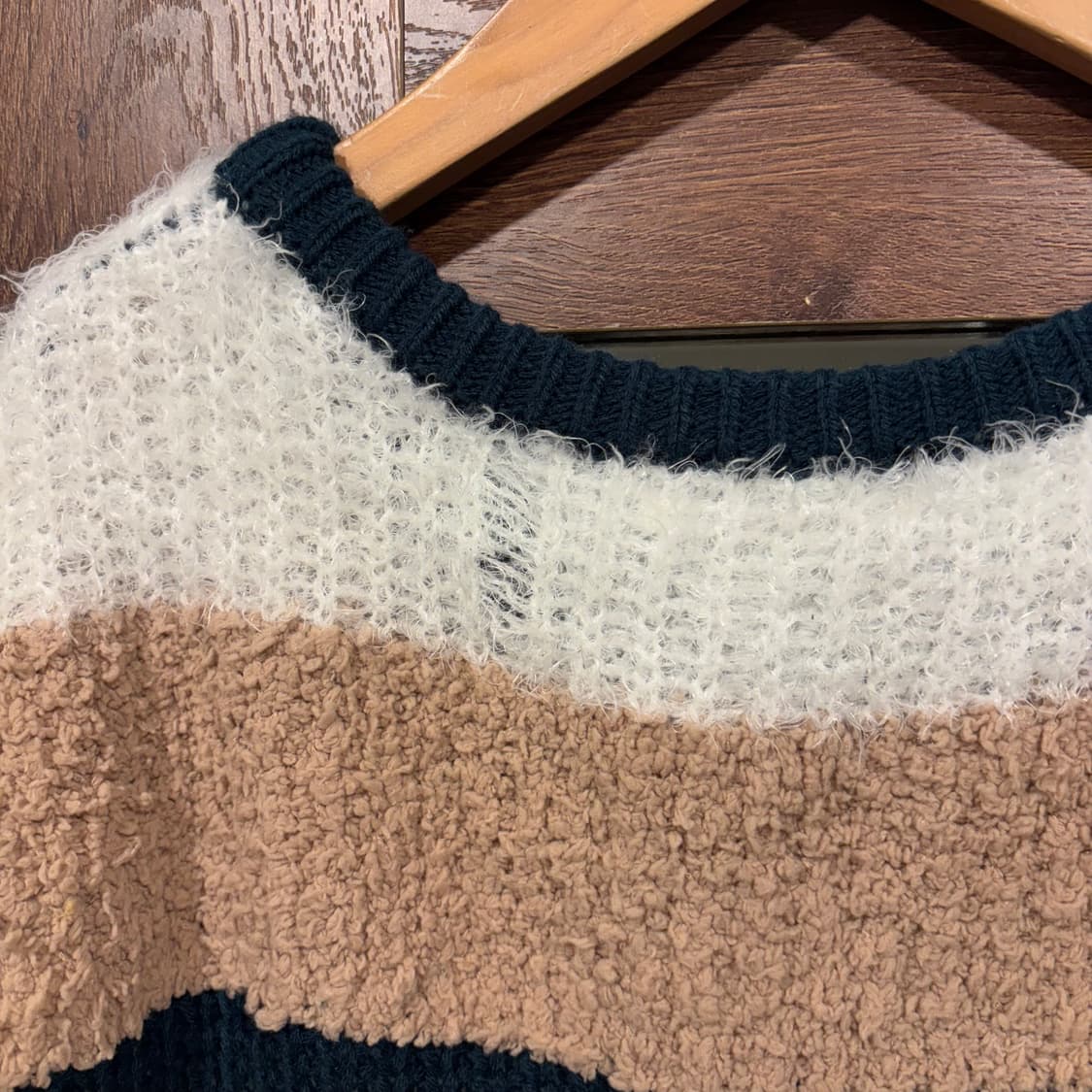 일본 빈티지 루즈핏 브이넥 배색 스트라이프 퍼 니트 상품이미지7