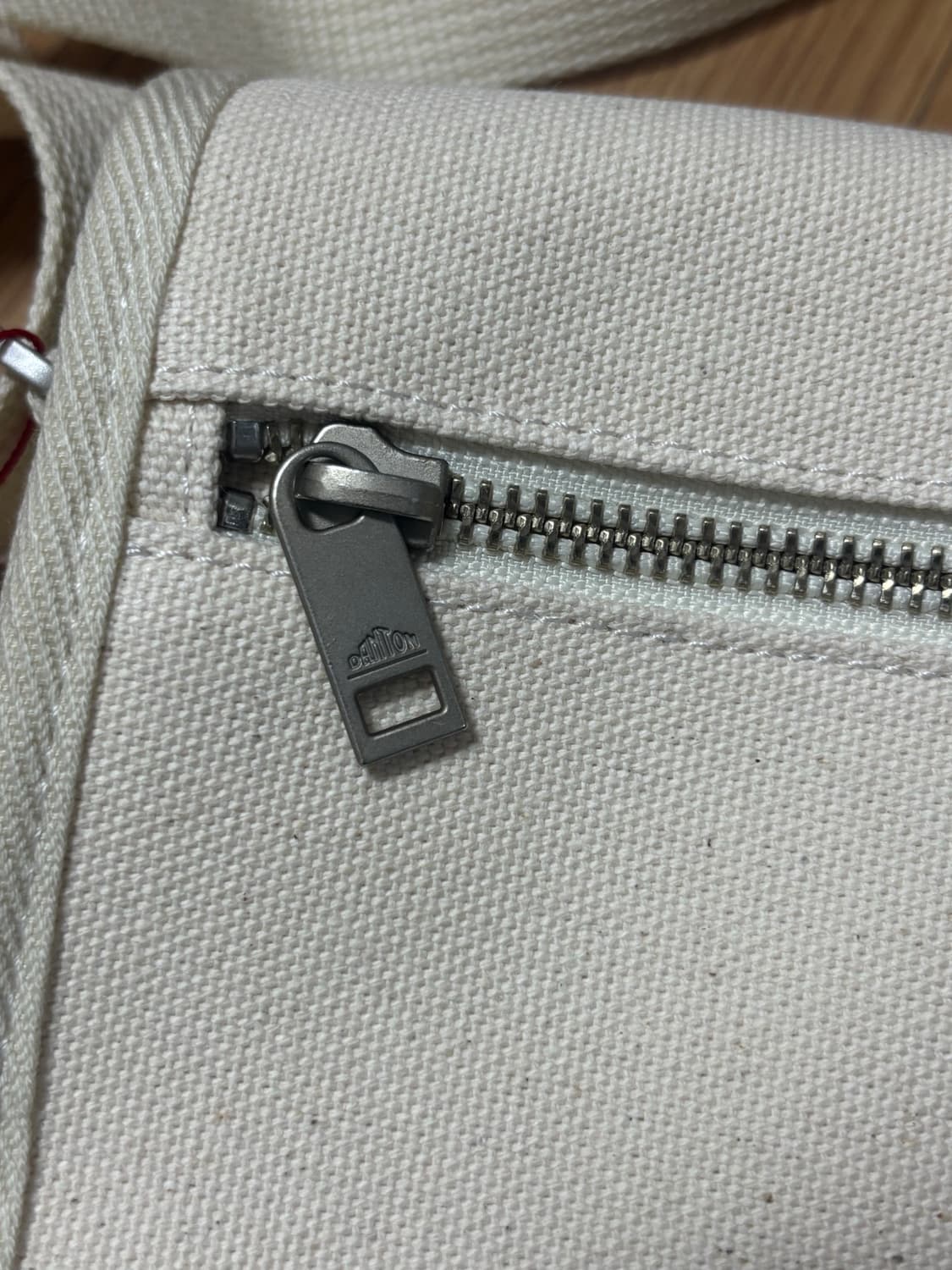 [새상품] 단톤 캔버스 크로스백 상품이미지4