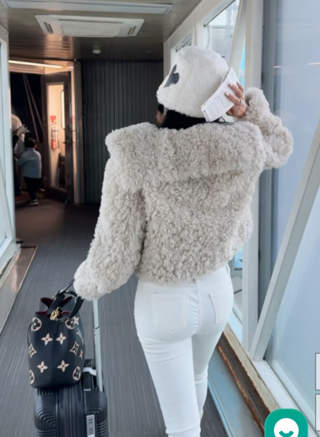 끌로네 핸드메이드 양털 무스탕 퍼자켓 상품이미지2