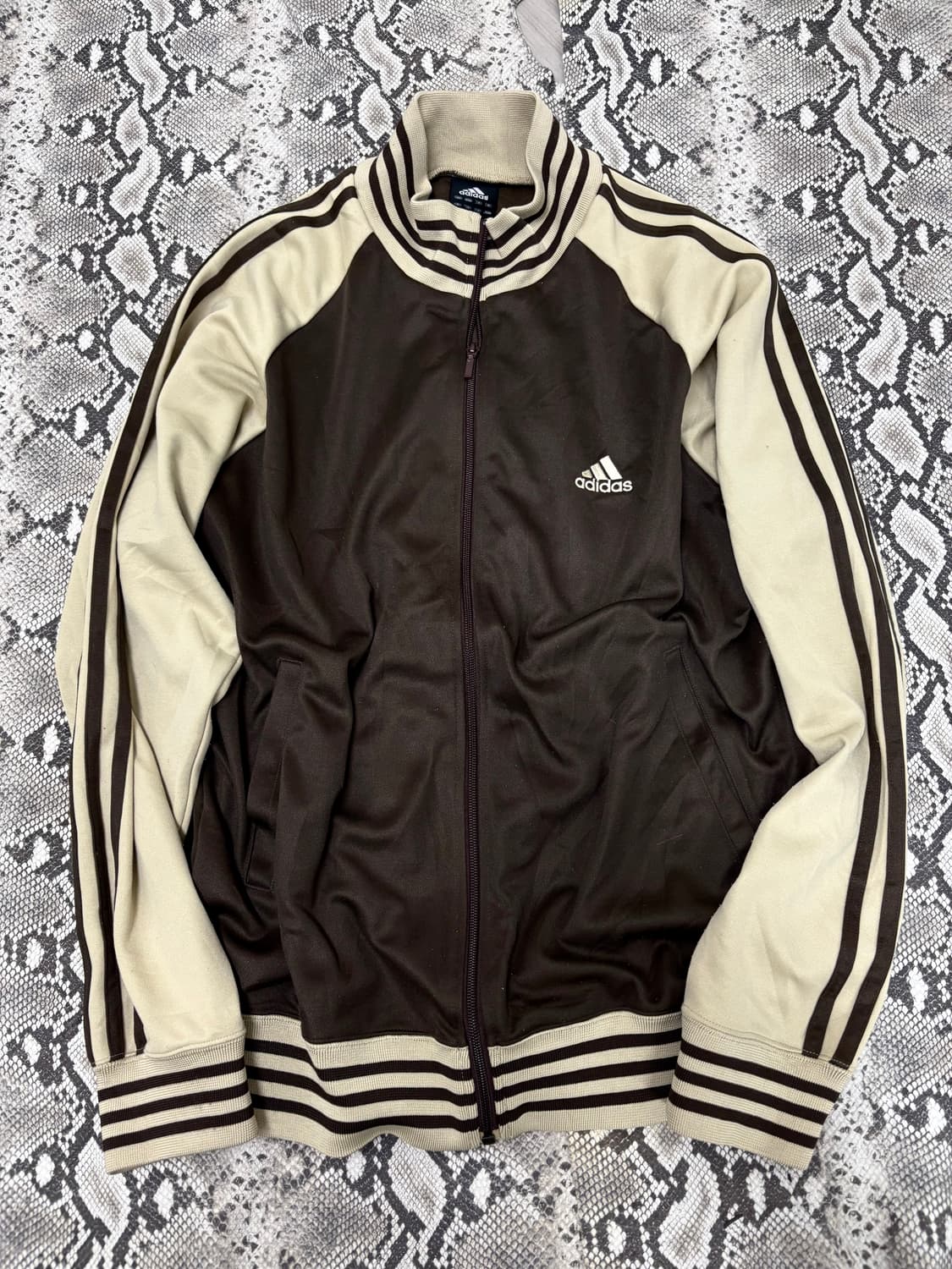 “Adidas” 00‘s Chocolate Brown Jersey 상품이미지1