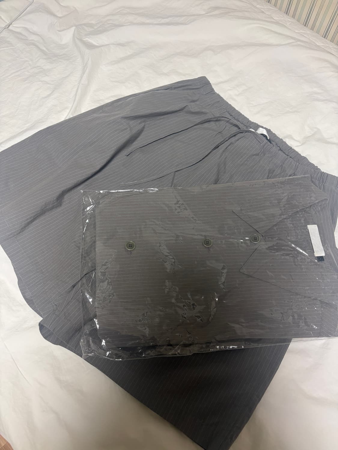 Amomento Stripe Pocket Shirts, Grey L 상품이미지3