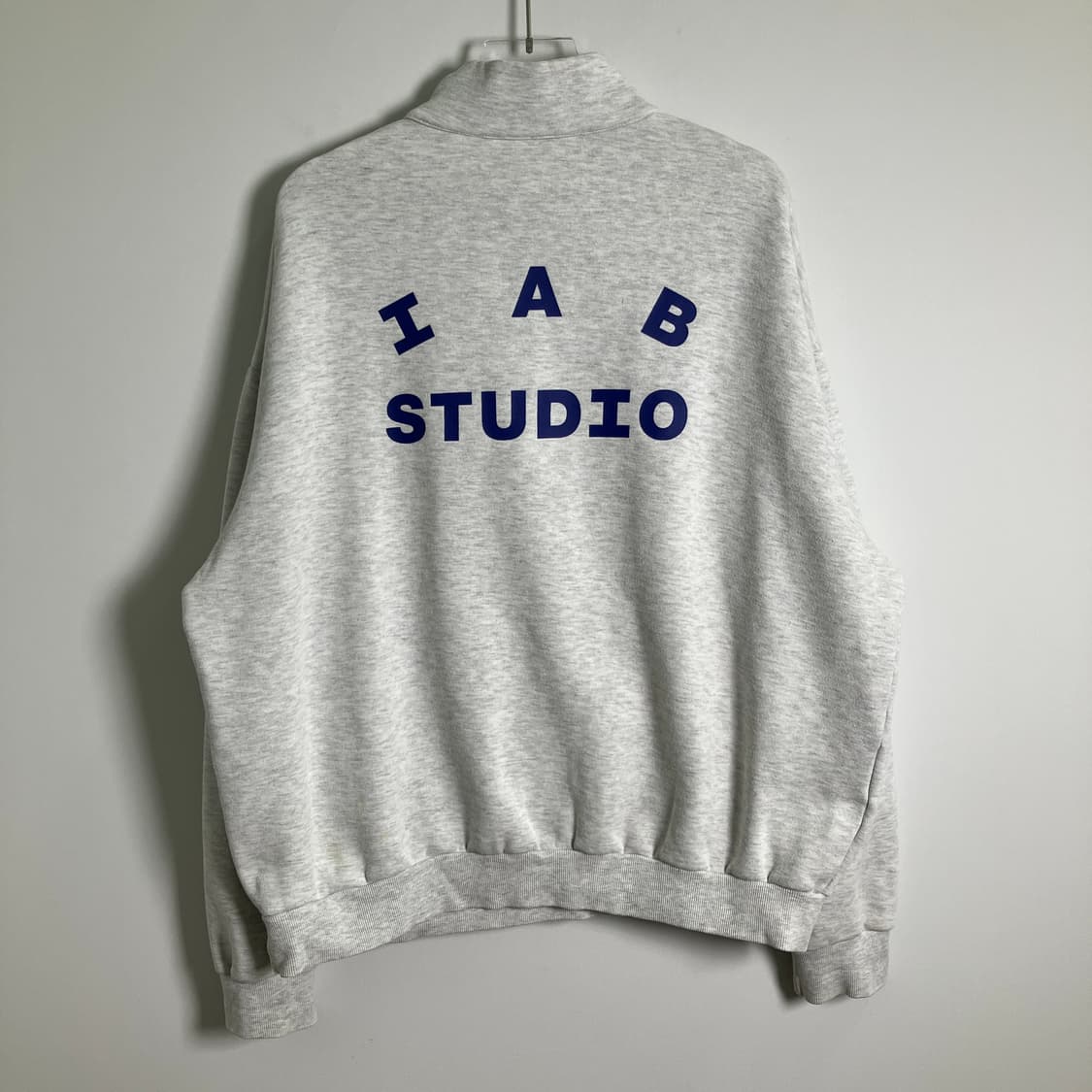 아이앱 스튜디오 라이트 그레이 하프 집 풀오버 XL 상품이미지2