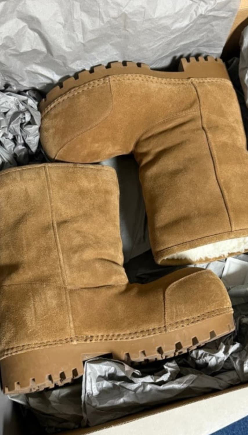 구매) 발렌시아가 알래스카 퍼 부츠 미드 43,44 구매 상품이미지1