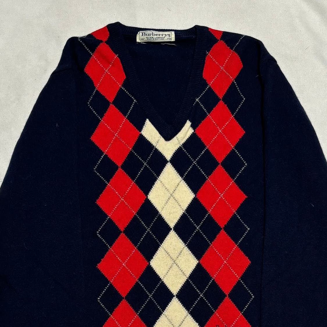 4S 버버리 아가일 네이비 브이넥 니트 상품이미지1