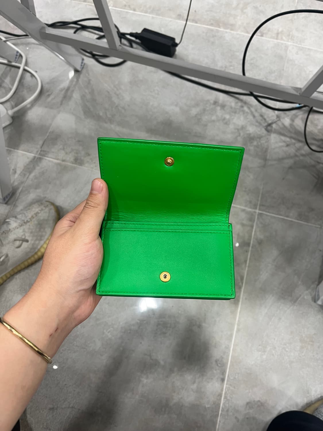 보테가 베네타 카세트 카드 지갑 상품이미지4