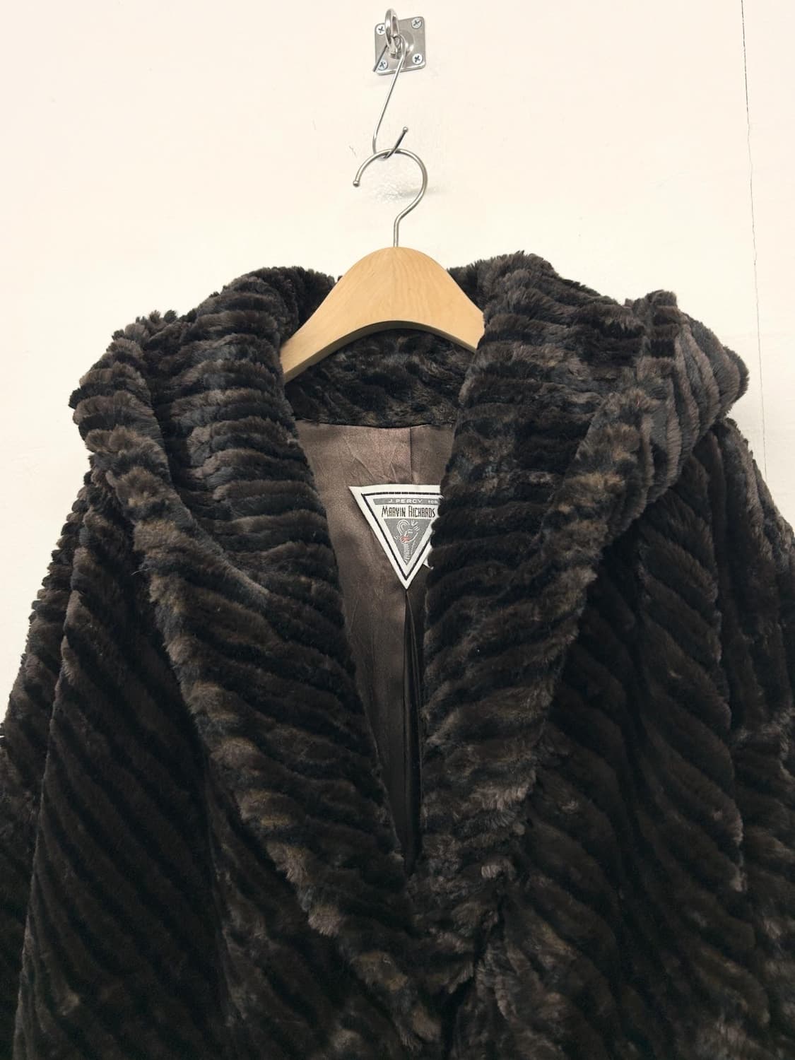 J. Percy for Marvin Richards 페이크 퍼 후드 코트 상품이미지2