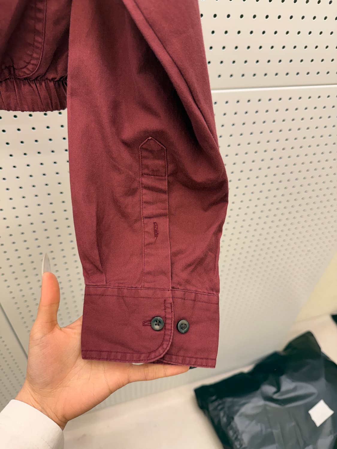 칼하트 리메이크 크롭 버건디 셔츠 U862 상품이미지4