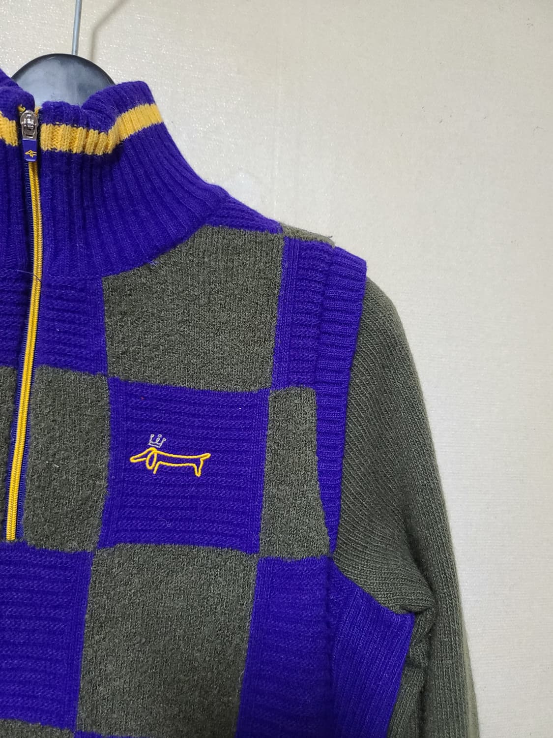 루이까스텔 방풍 반집업니트 상품이미지3