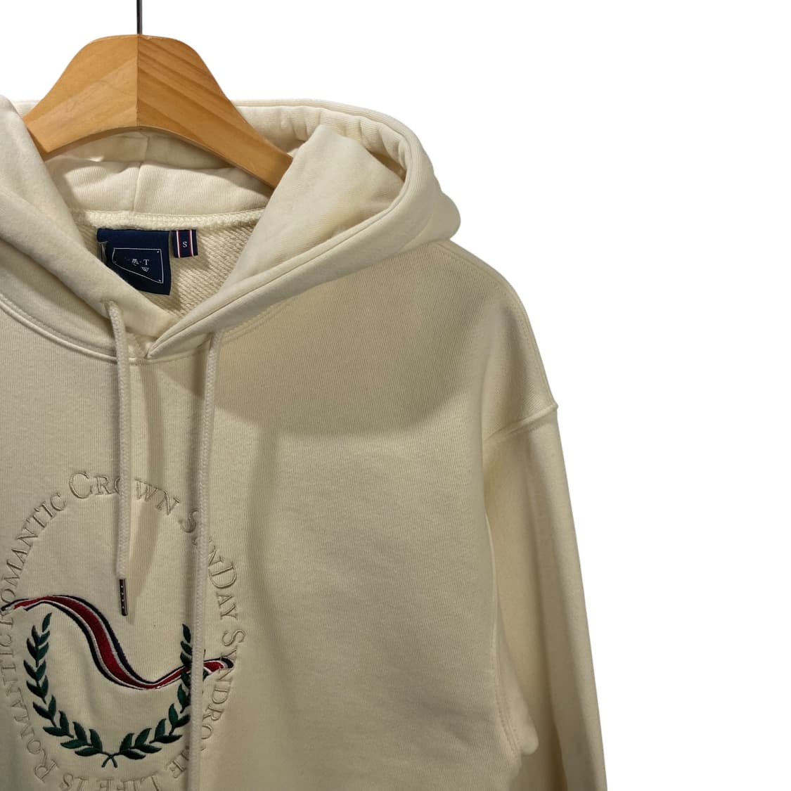 로맨틱크라운 자수 아이보리 후드 상품이미지3