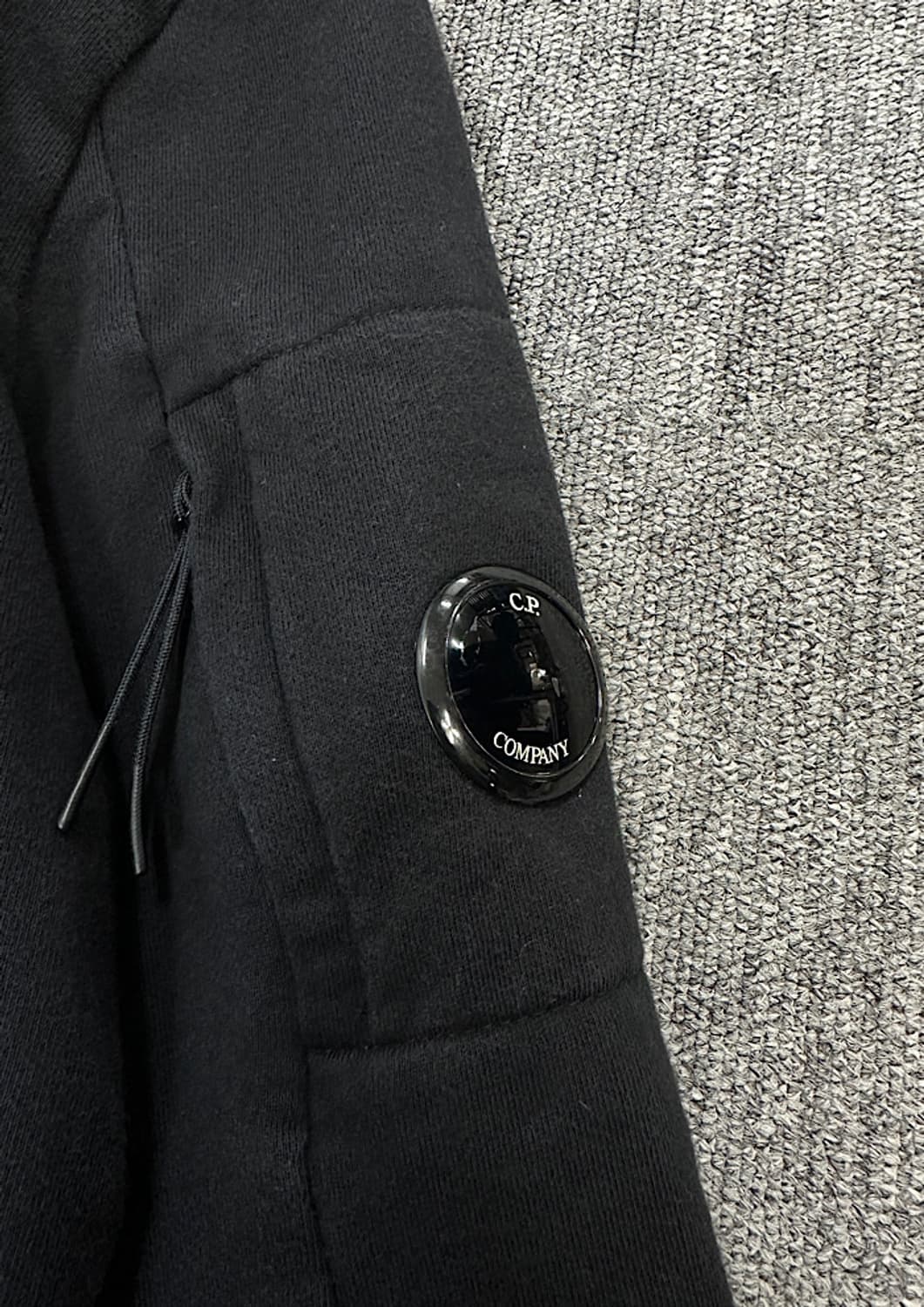 cp컴퍼니 맨투맨  상품이미지3