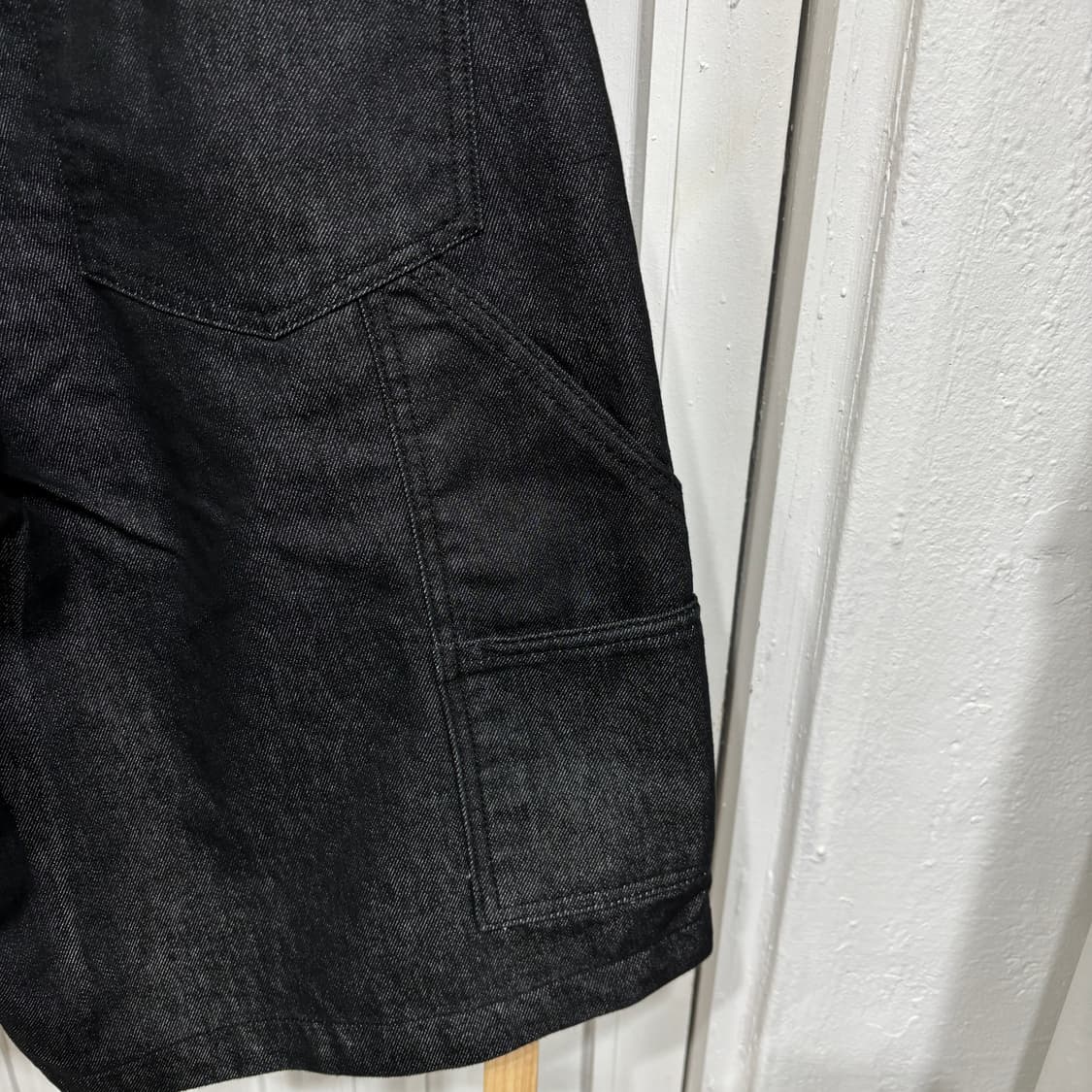 [새상품] 흑청 데님 버뮤다 팬츠 상품이미지3