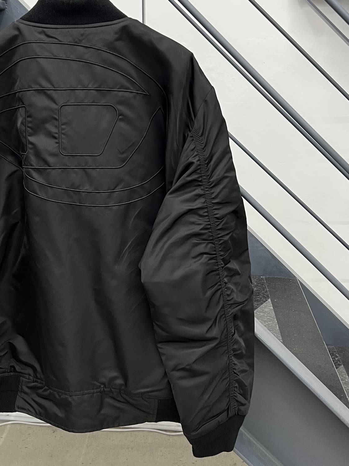 디젤 23FW 마탄 리버시블 봄버 자켓 상품이미지4