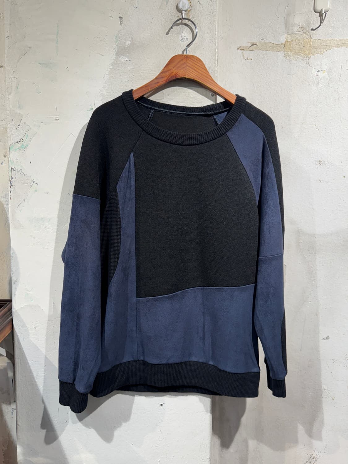 Maison Margiela navy two-tone sweatshirt 상품이미지1