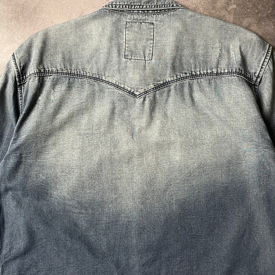 GUESS 게스 빈티지 웨스턴 워싱 코튼 데님 셔츠 A00667 상품이미지7