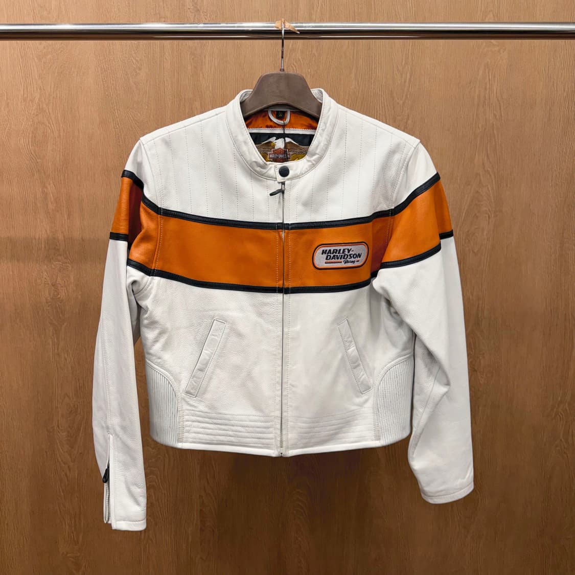할리데이비슨 라이더 자켓 오렌지 배색 로고 자수 디테일 레귤러핏 아이보리 상품이미지2