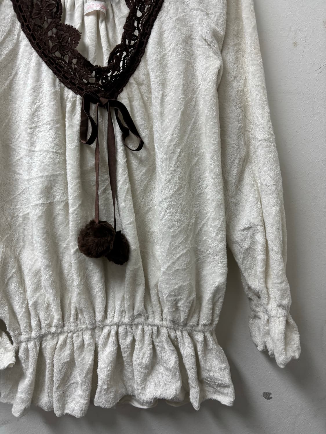 리즈리사 라떼갸루 폼폼 레이스 화이트 원피스 상품이미지3