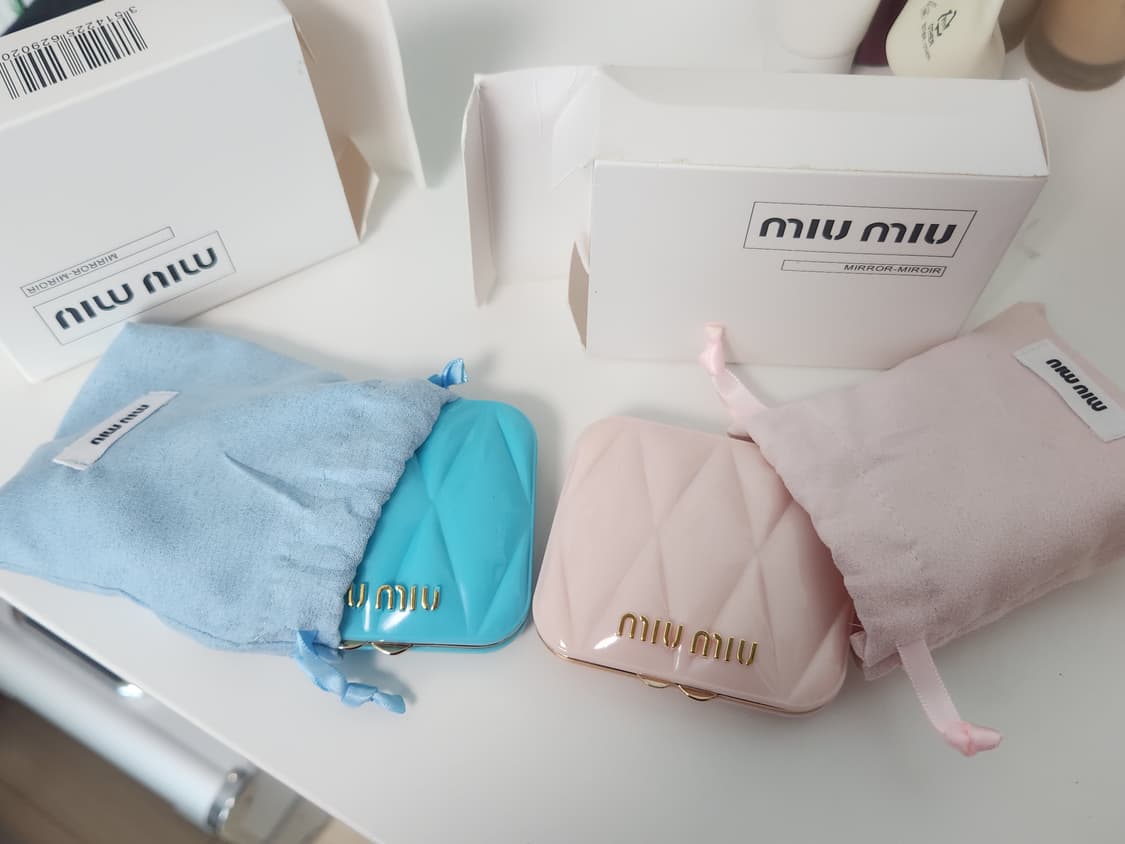 미우미우 뷰티 거울 상품이미지1