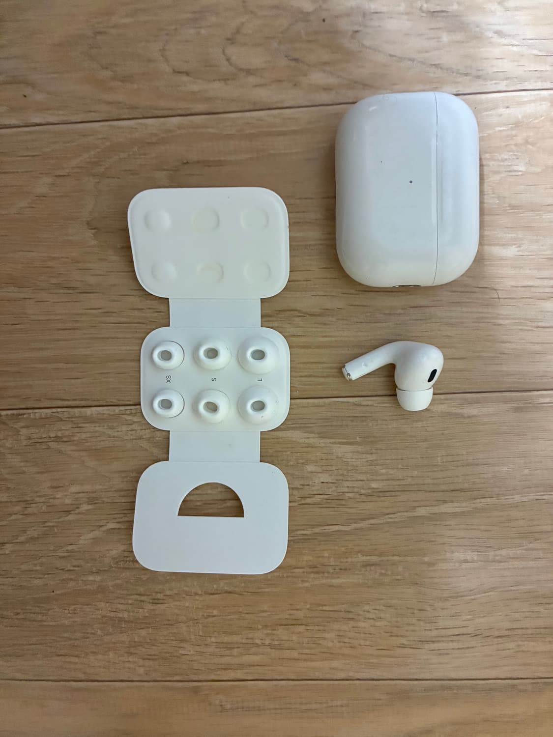 에어팟 프로 2세대 좌측 상품이미지2