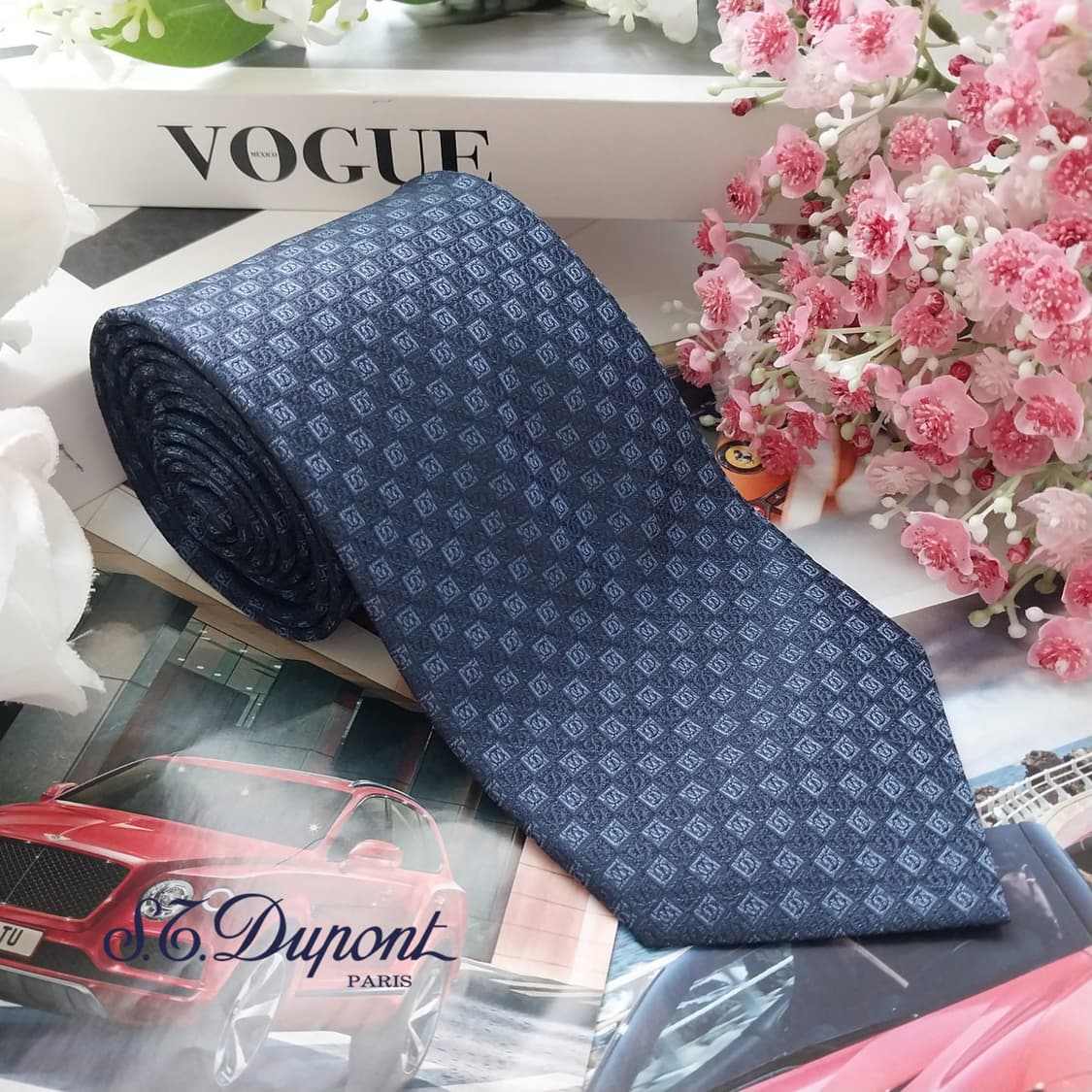 듀퐁 실크 네이비 로고 패턴 넥타이 8.7cm A+등급 K2169
 상품이미지1