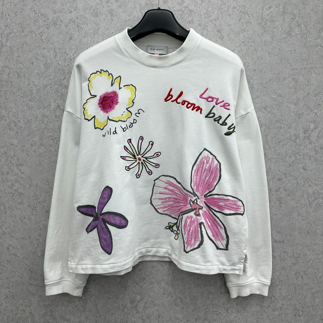 90 MIRA MIKATI 미라미카티 여자 루즈핏 그래픽 맨투맨 상품이미지1