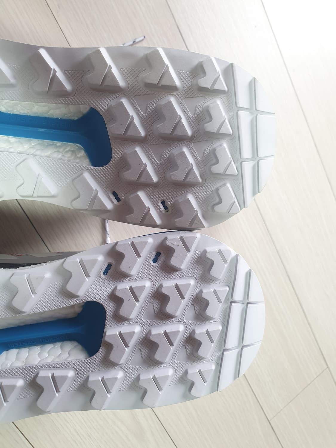 남275-280아디다스 트래킹화 상품이미지8