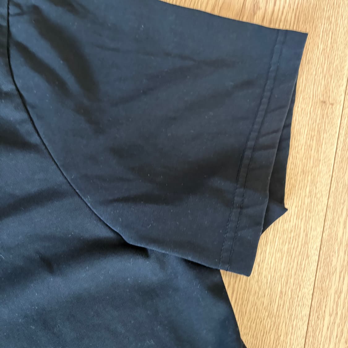 게스 블랙 삼각 로고 반팔 티셔츠2XL 상품이미지3