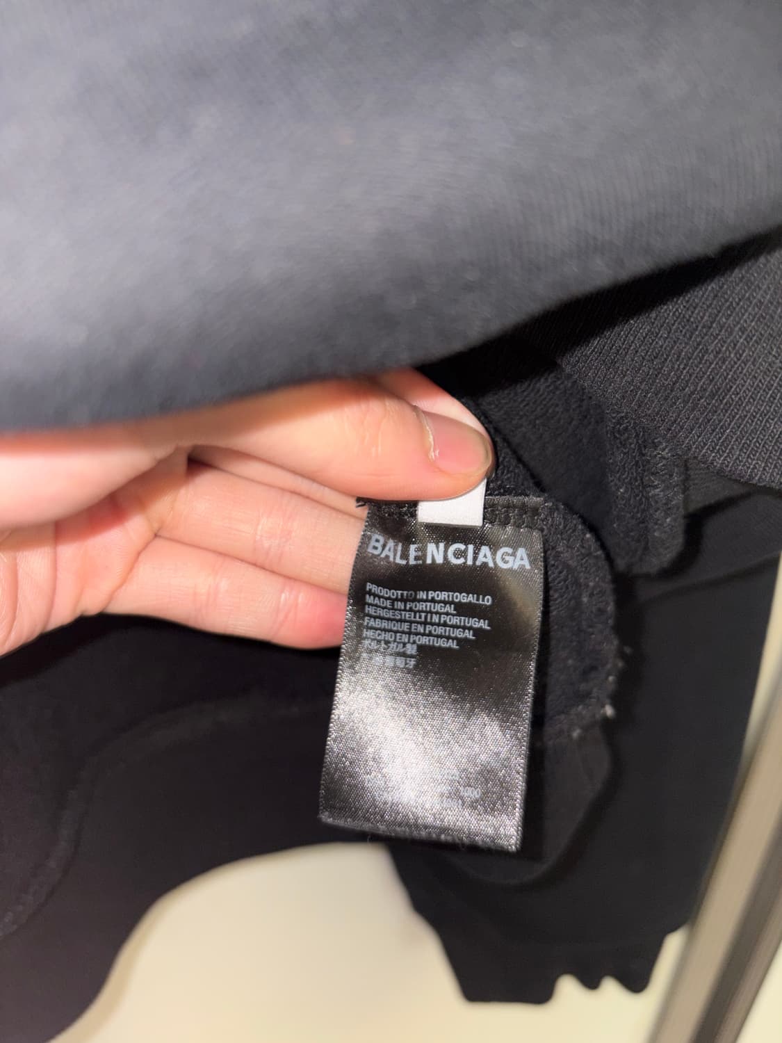 뎀나 발렌시아가 후드티  상품이미지5