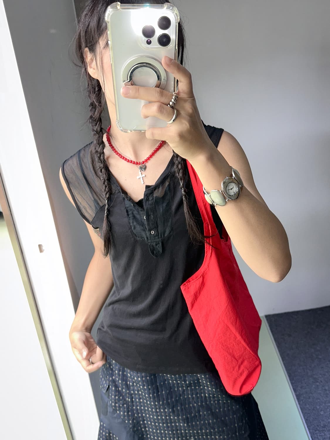 black layered buttons neck top 상품이미지5
