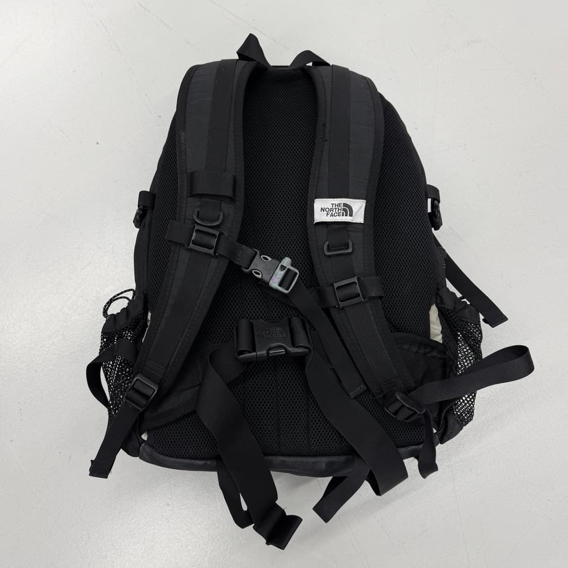 노스페이스 고프코어 레콘 테크니컬 백팩 블랙 상품이미지3