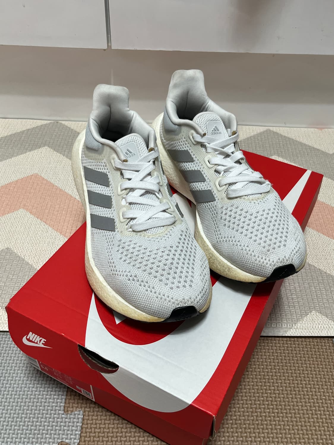 아디다스 퓨어부스트 런닝화 스니커즈 240 상품이미지1