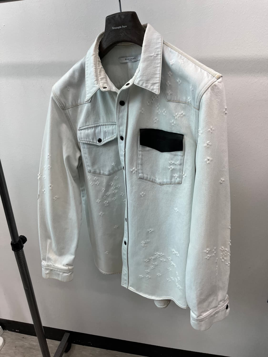 105) 지방시 디스트로이드 데님자켓 상품이미지1