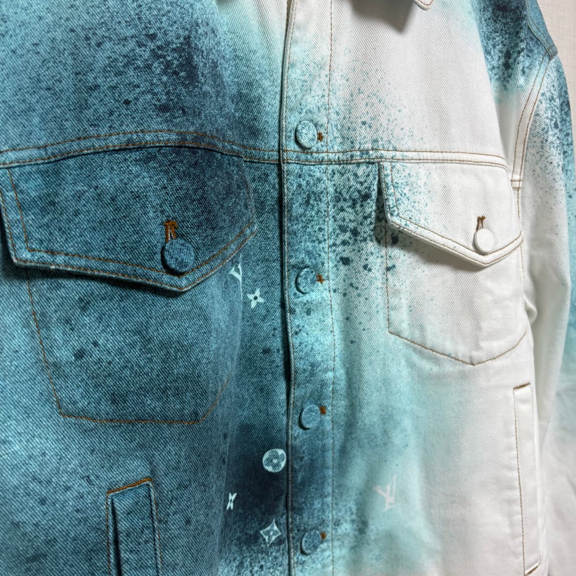 [50/백화점판/새상품급] 루이비통 스프레드 스프레이 데님 자켓 상품이미지4