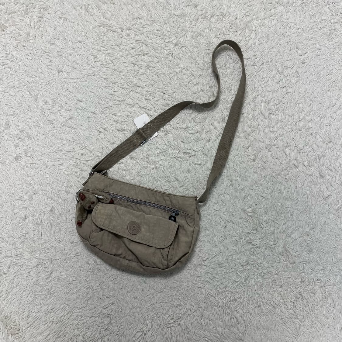Kipling beige crossbody bag 상품이미지3