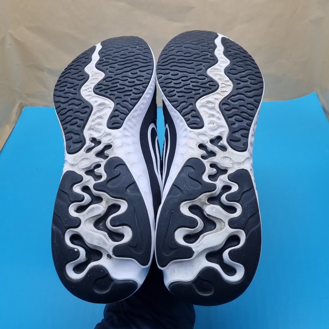 나이키 리뉴 런2 남성운동화260  상품이미지3