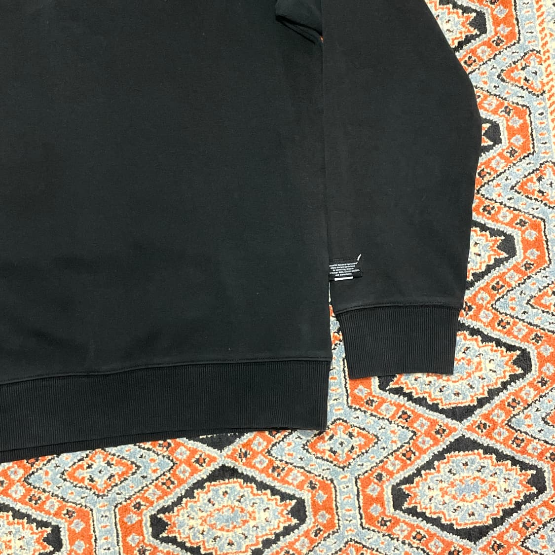 데상트 블랙 맨투맨 남성95  상품이미지3