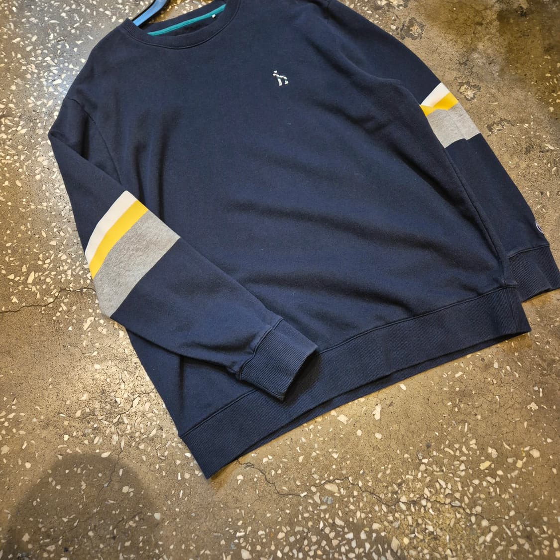 (115-size) 헤지스 네이비 맨투맨  상품이미지7