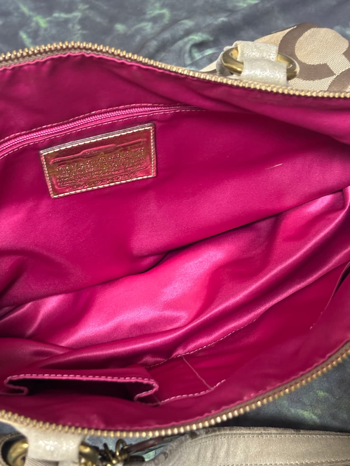 코치 포피 시그니처 자카드 글램 토트백 (핫핑크 오네갸루st) 상품이미지6