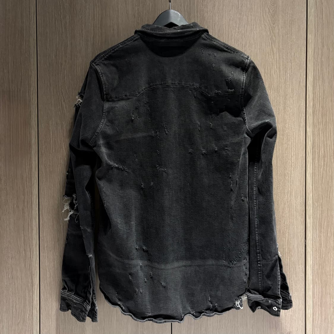 AMIRI 디스트로이드데님 흑청자켓 상품이미지9