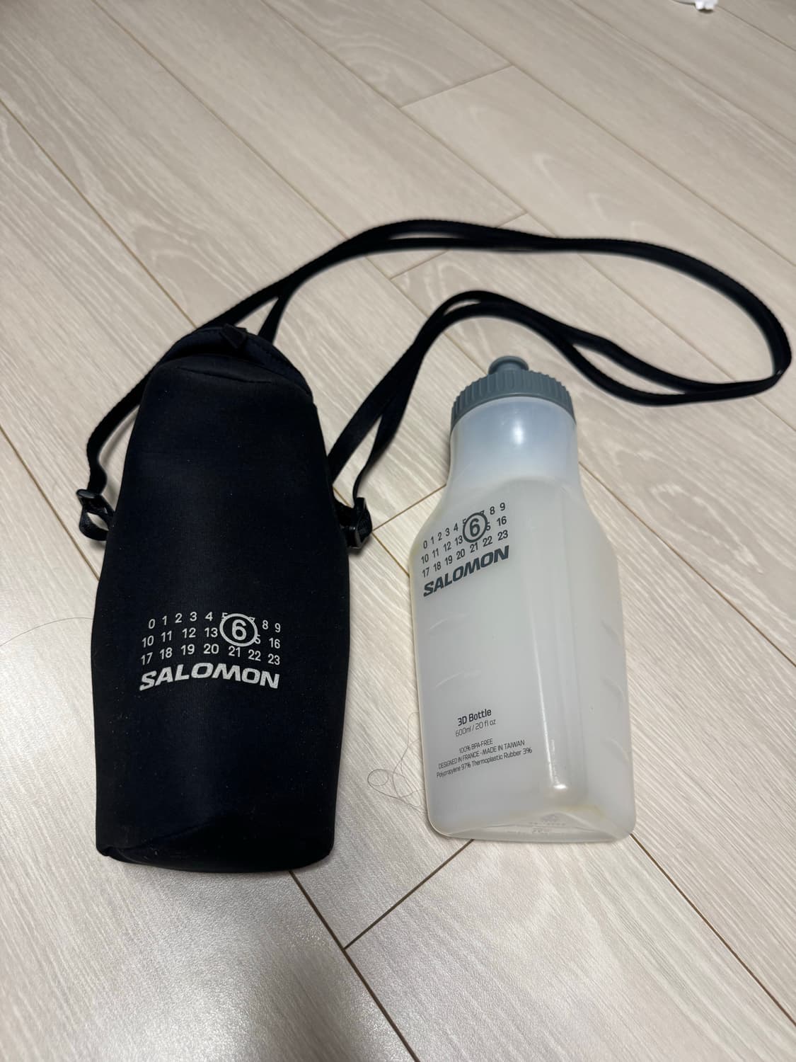 살로몬 x mm6 마르지엘라 보틀 홀더 블랙 상품이미지1