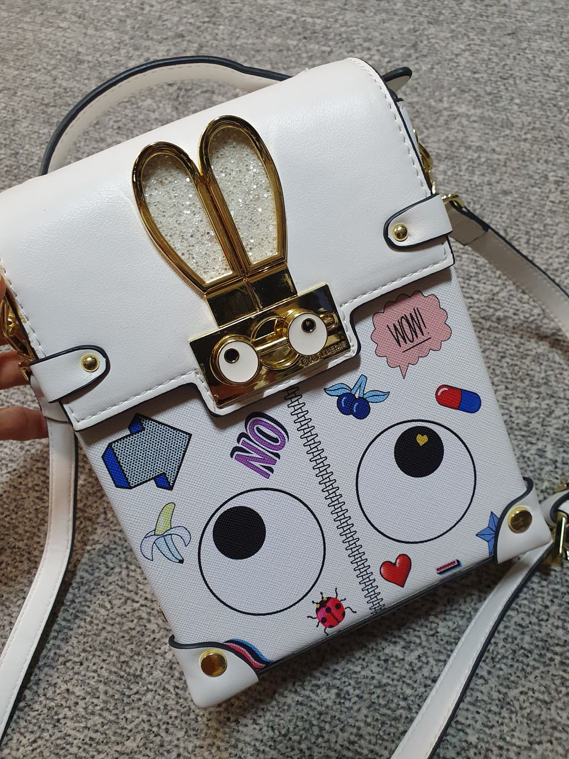 실착용횟수 거의없어요 넘넘예뻐요 
크로스백 요거요거 넘귀엽고 예뻐요 
 상품이미지6
